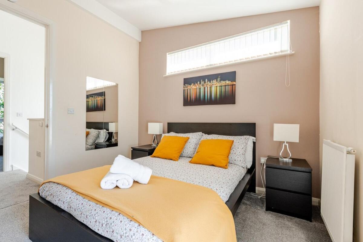 Comfortable 3-Storey House With Free Car Parking Mánchester Exterior foto