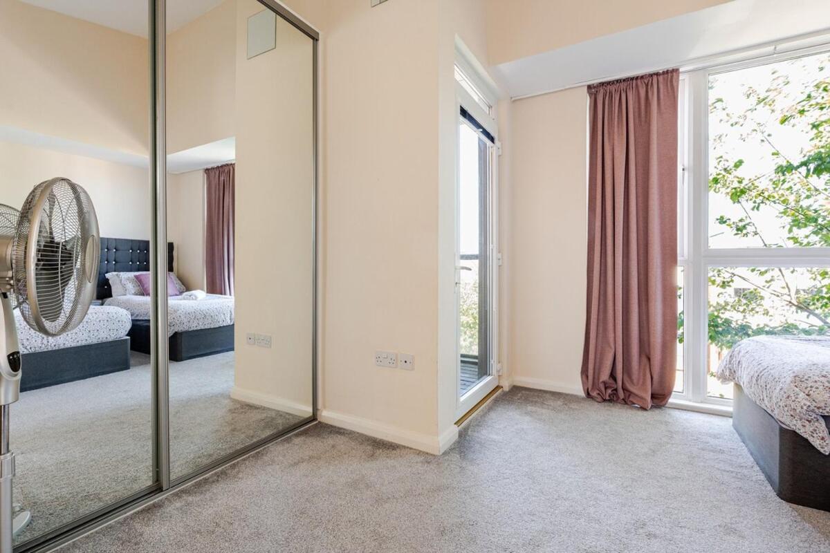 Comfortable 3-Storey House With Free Car Parking Mánchester Exterior foto