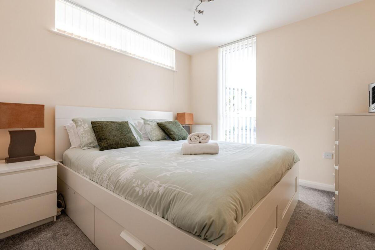Comfortable 3-Storey House With Free Car Parking Mánchester Exterior foto